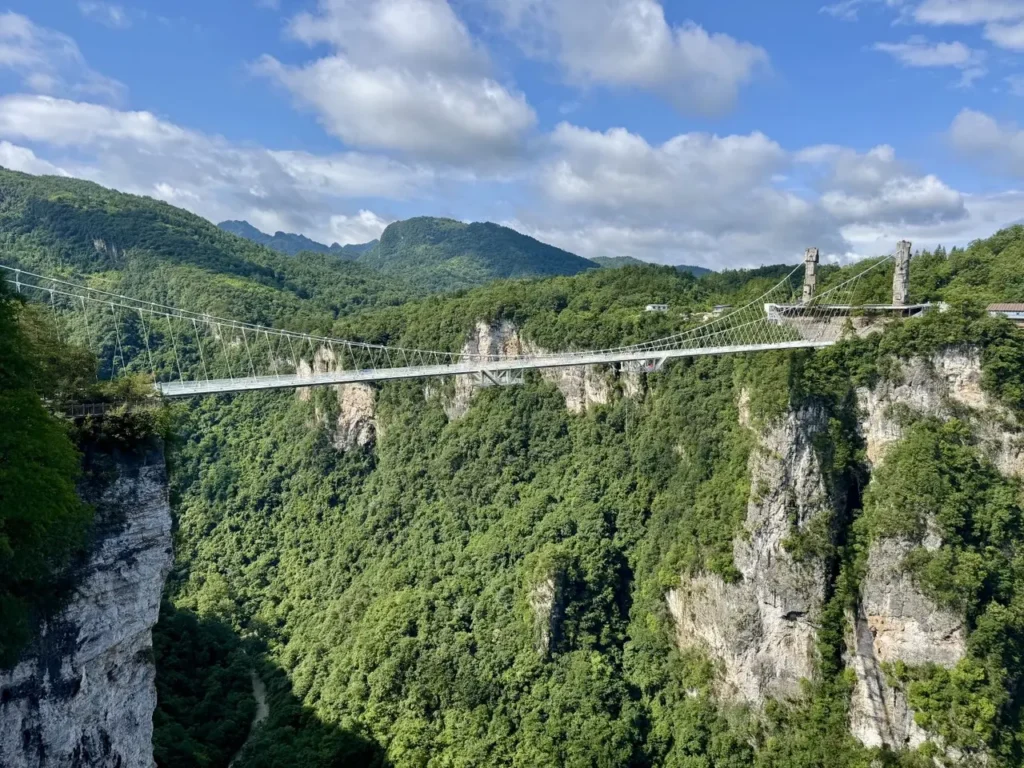 Grand Canyon, Glasbrücke und Huanglong-Höhle