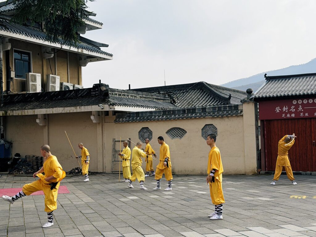 Shaolin-Tempel, Pagodenwald und Songshan