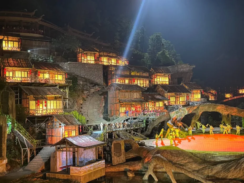 Flug in die Bergwelt von Zhangjiajie